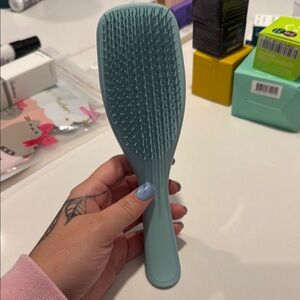Teal Hairbrush